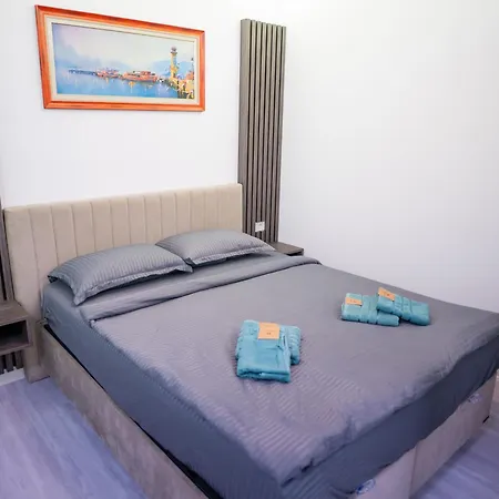 White Titanic Mamaia Apartament *