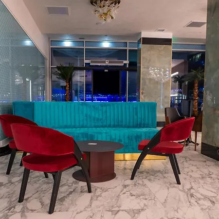 Daire White Titanic Mamaia Navodari