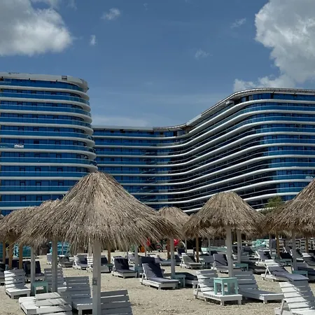 公寓 White Titanic Mamaia