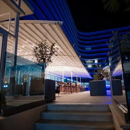 White Titanic Mamaia Lejlighed Năvodari